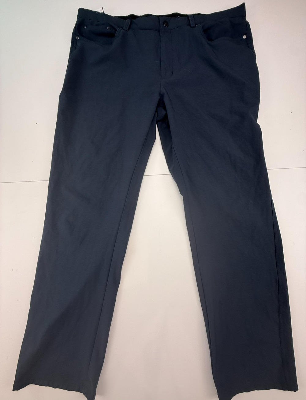 Greg Norman Performance Golf Pants Men's Size 38x32 Navy Blue Stretch Wicking